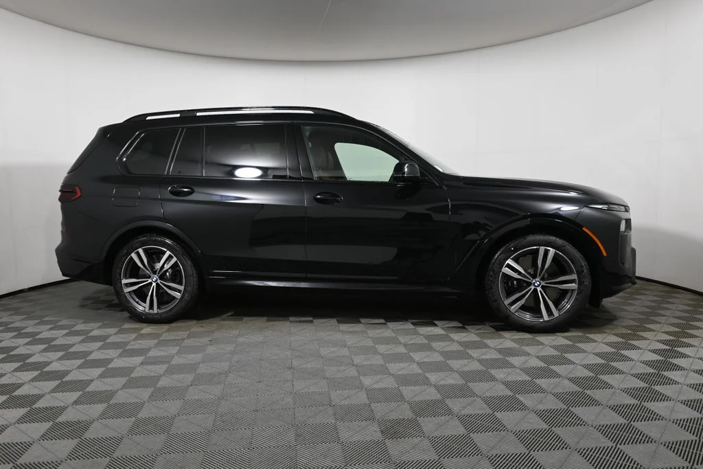 Used 2027 Black BMW M60i image 8