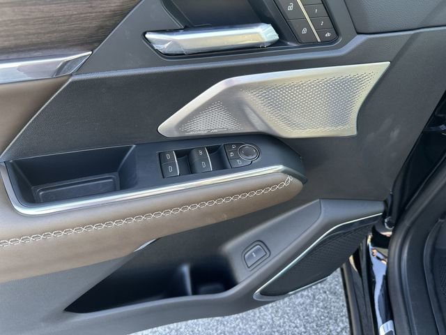 2026 GMC Acadia Denali Ultimate - Photo 17