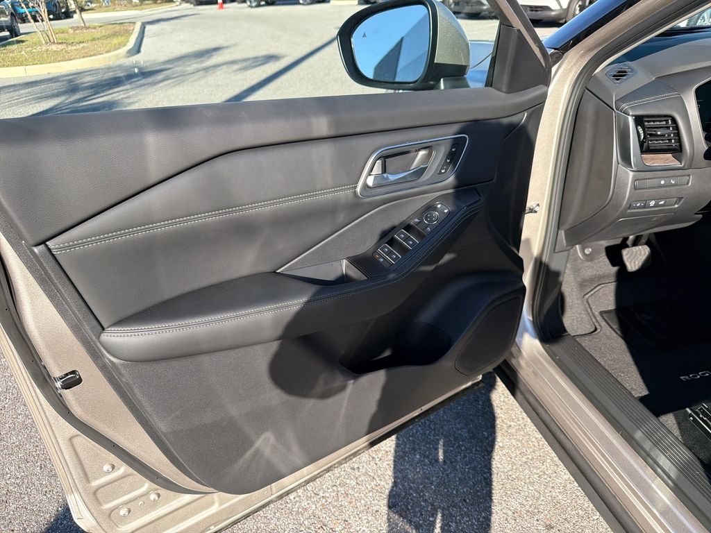 New 2026 Nissan Rogue Platinum 4D Sport Utility