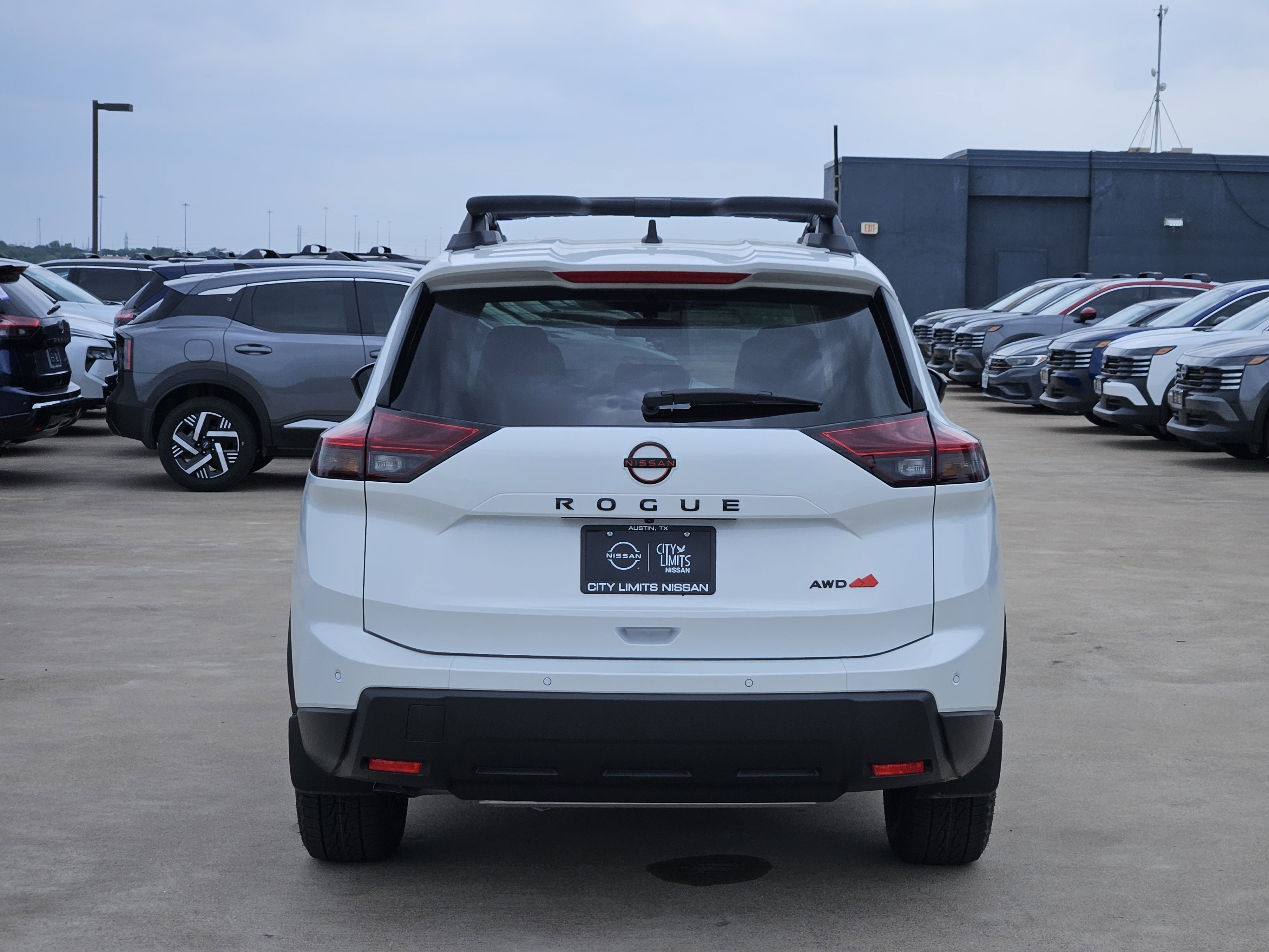 New 2026 Everest White Pearl TriCoat Nissan Rock Creek® image 6