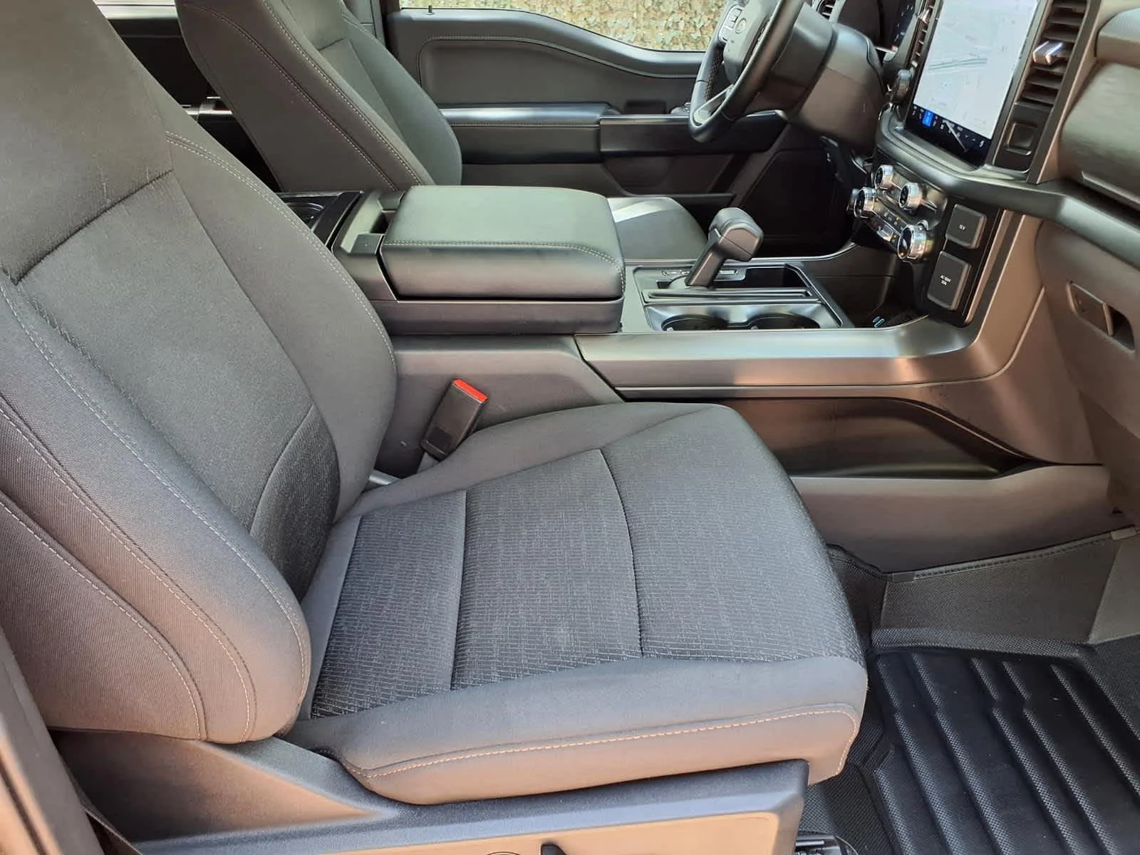 Used 2024  Ford XLT image 12