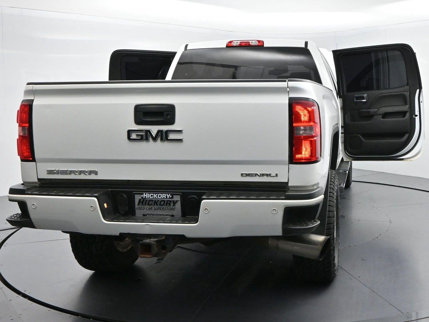 Used 2015 Summit White GMC Denali image 39