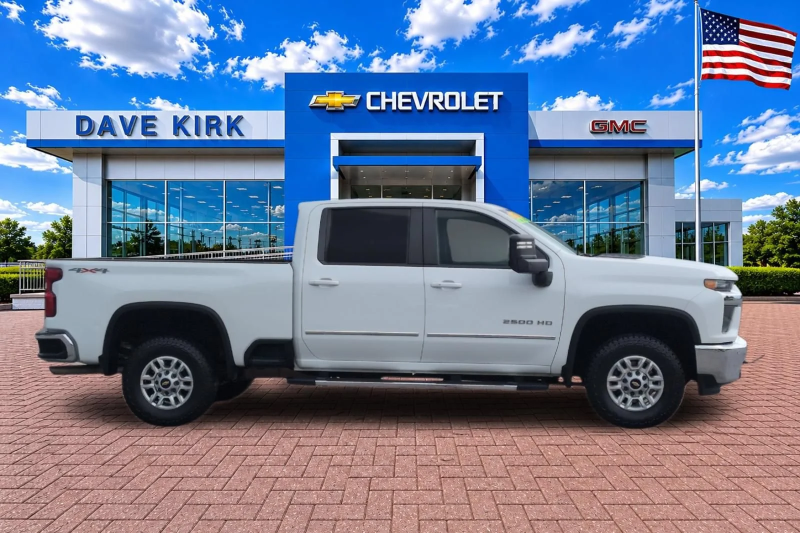 Used 2021 SUMMIT WHITE Chevrolet LT image 2