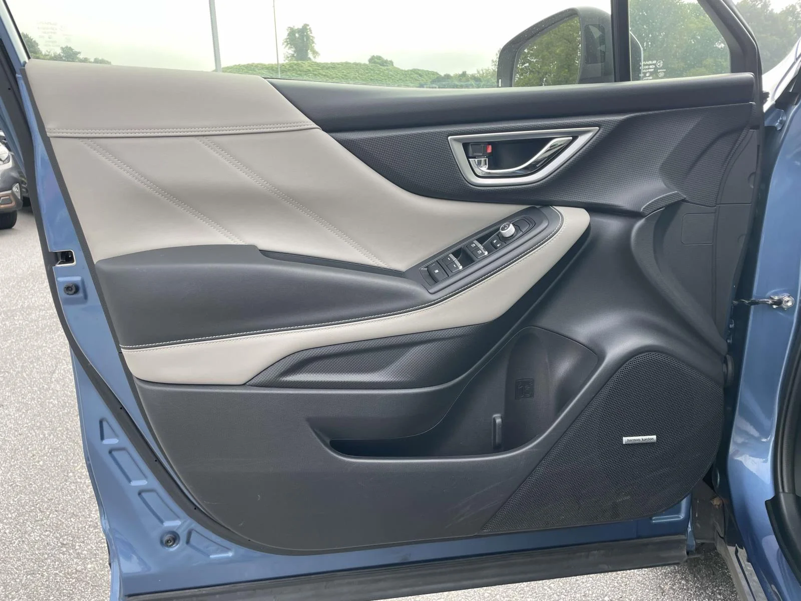 Used 2024 Horizon Blue Pearl Subaru Limited image 5