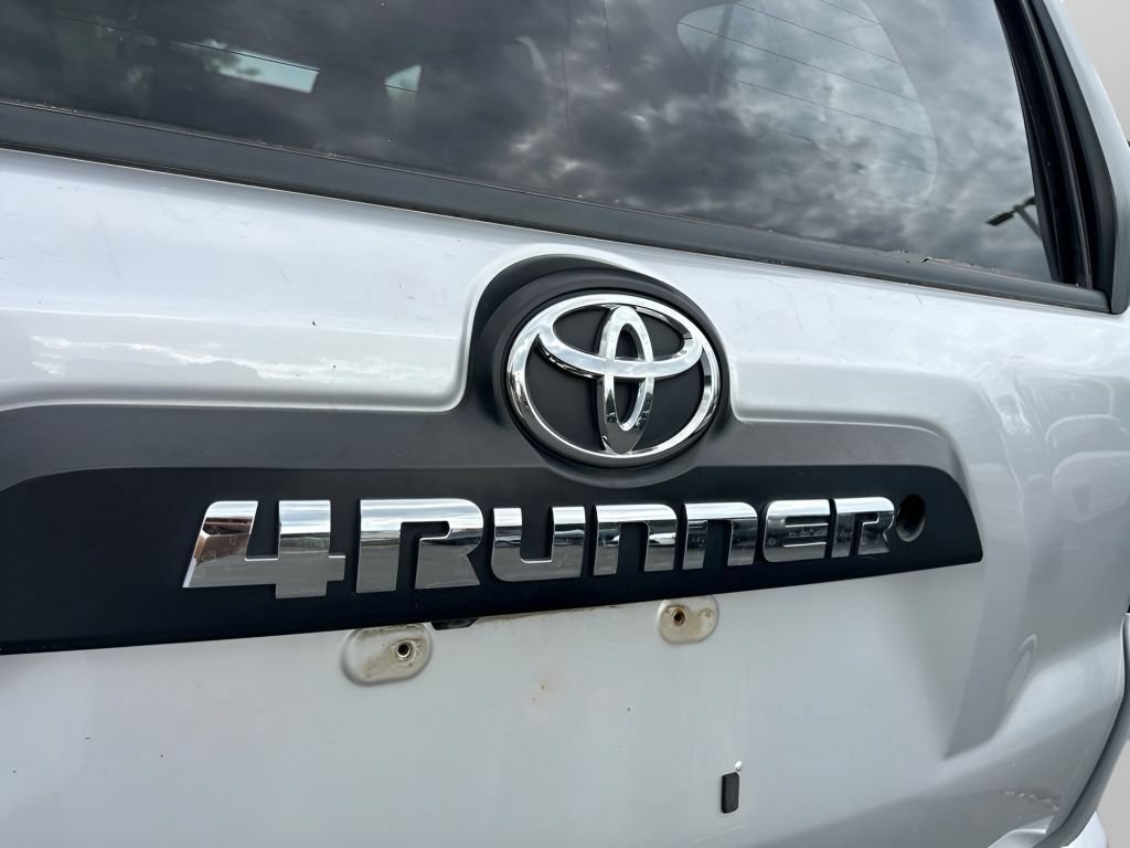 Used 2016 Classic Silver Metallic Toyota Trail image 9
