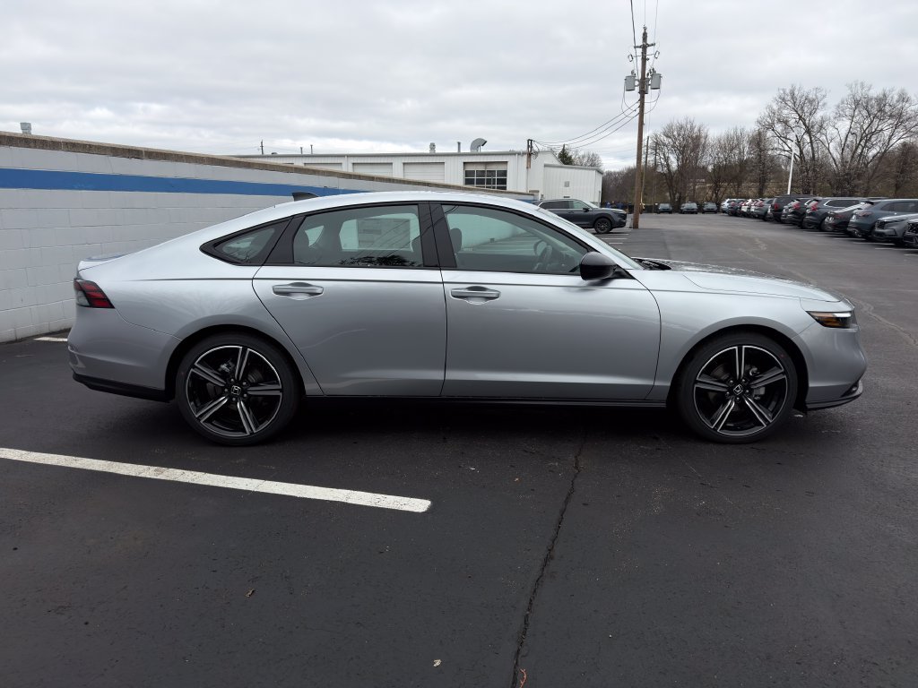 New 2026 Solar Silver Metallic Honda SE image 6
