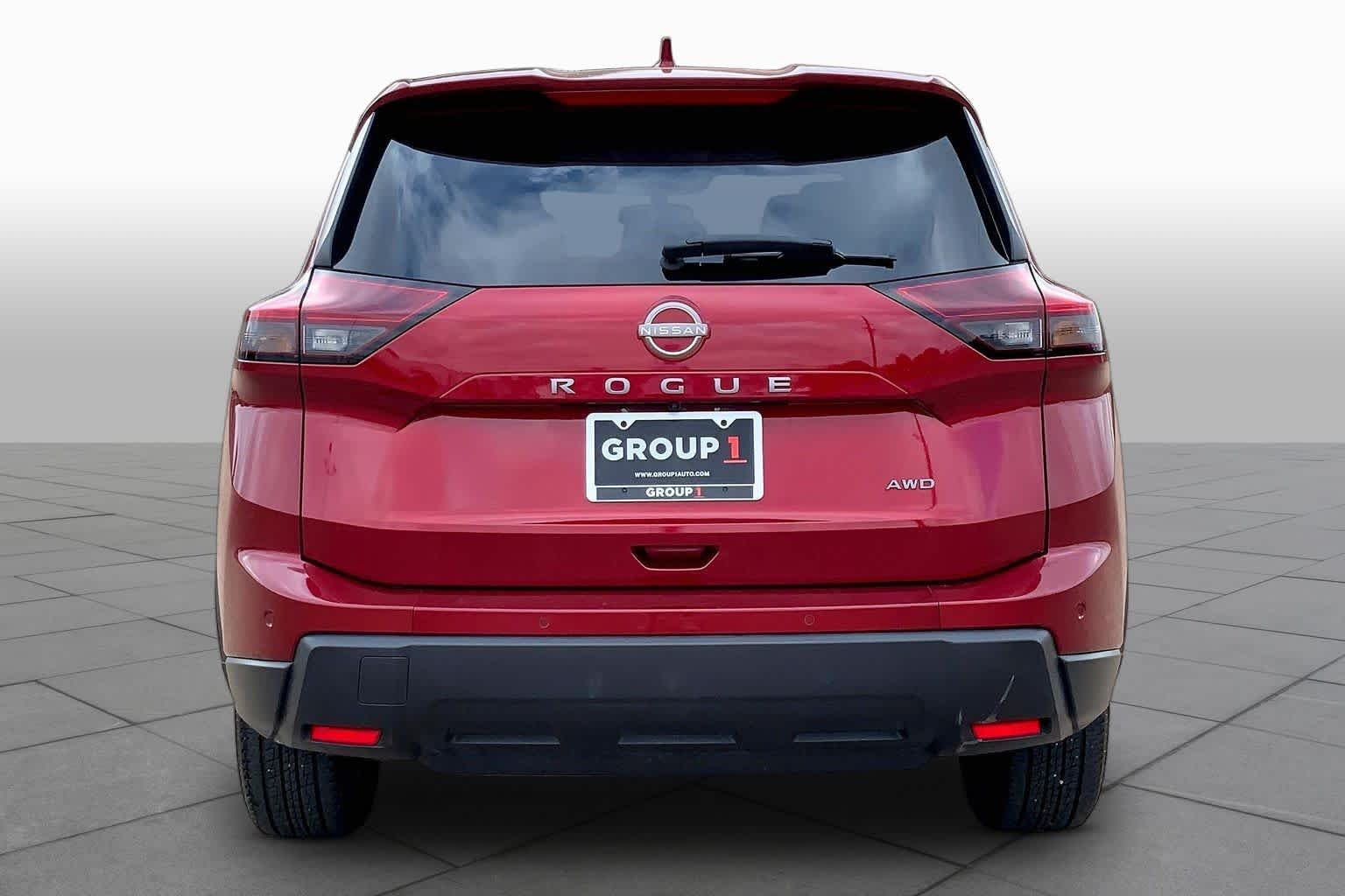 Used 2025 Scarlet Ember Tintcoat Nissan SV image 5