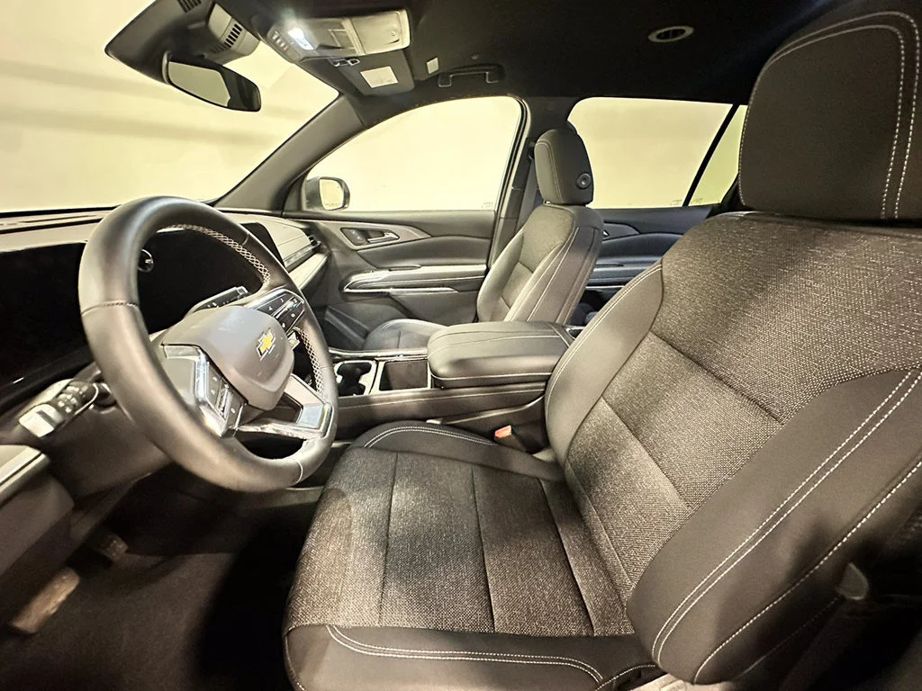 Used 2026 Summit White Chevrolet LT image 3