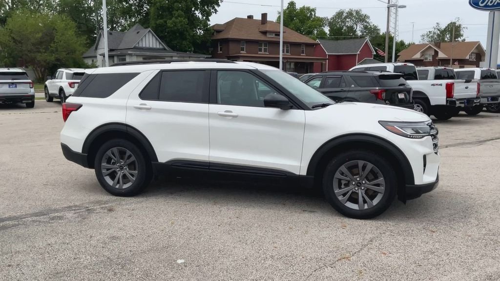 New 2026 Star White Metallic Tri-Coat Ford Active image 6