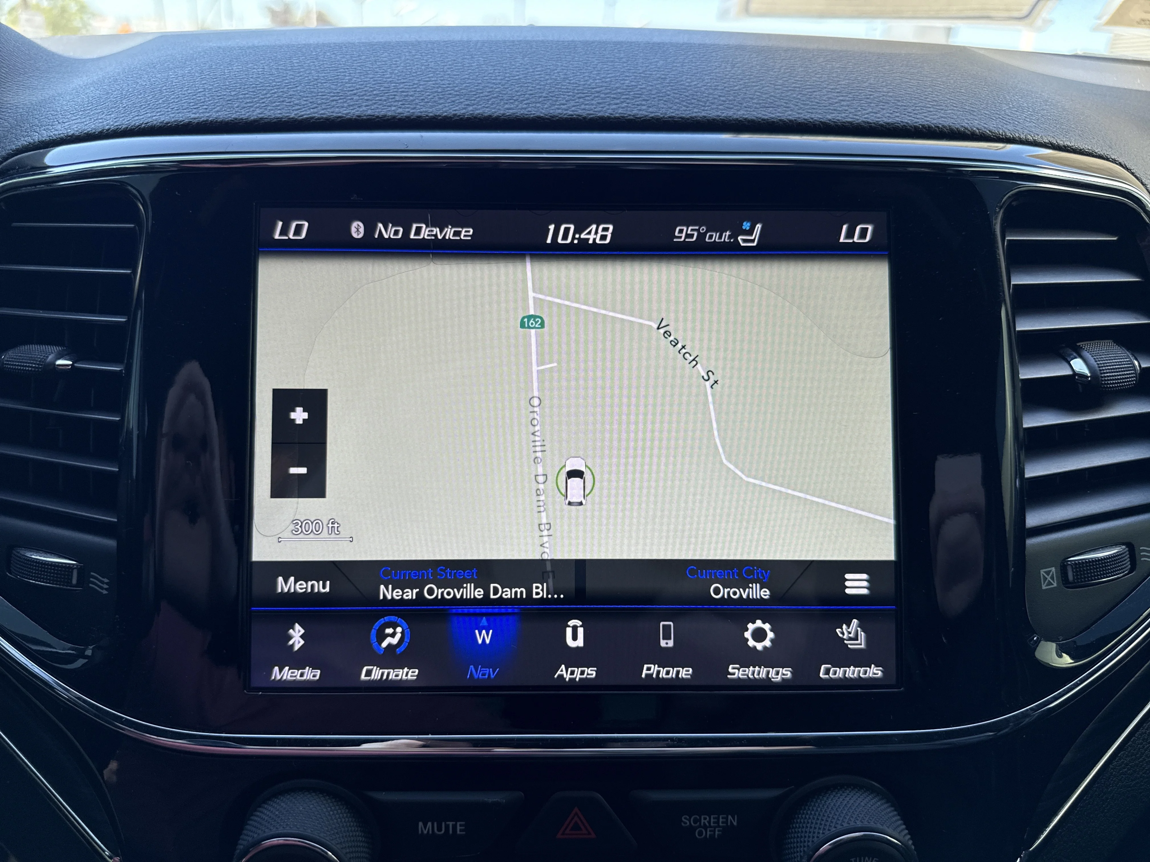 Used 2020 Diamond Black Crystal Pearlcoat Jeep Limited image 19