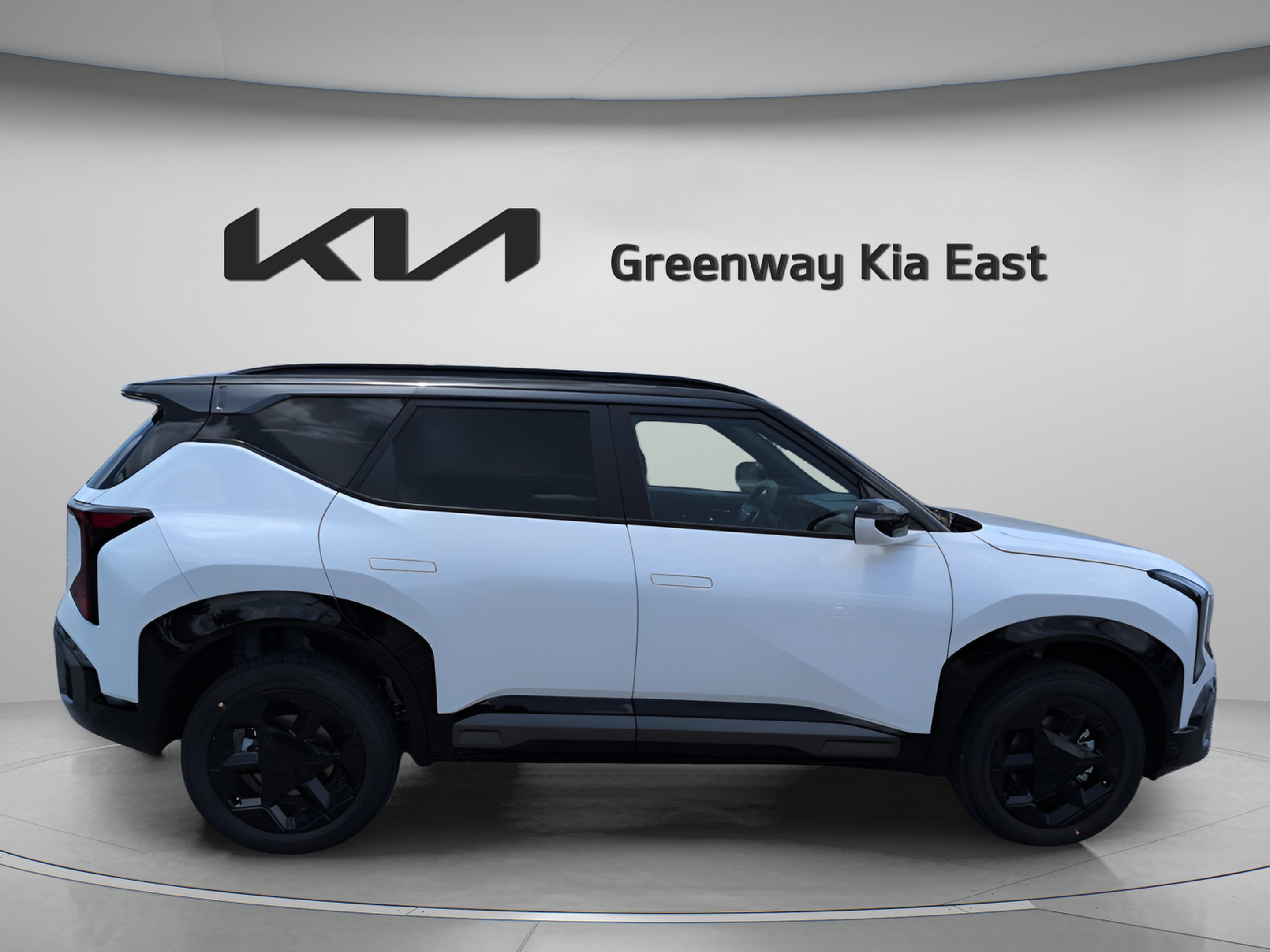New 2027 Snow White Pearl / Black Roof Kia X-Line S image 5