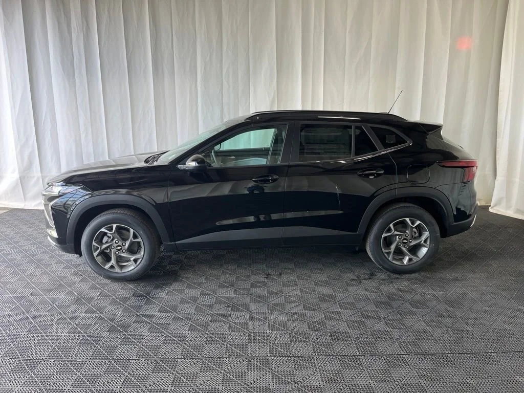 New 2026 Mosaic Black Metallic Chevrolet LT image 24