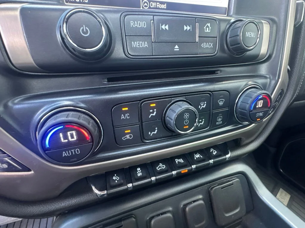 Used 2016 Silver GMC Denali image 19