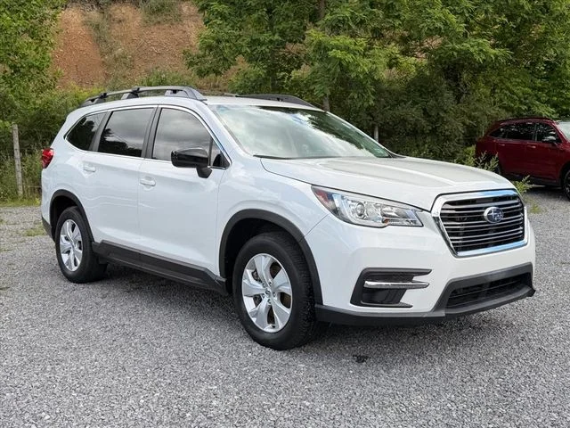 Used 2020 White Subaru Base image 18
