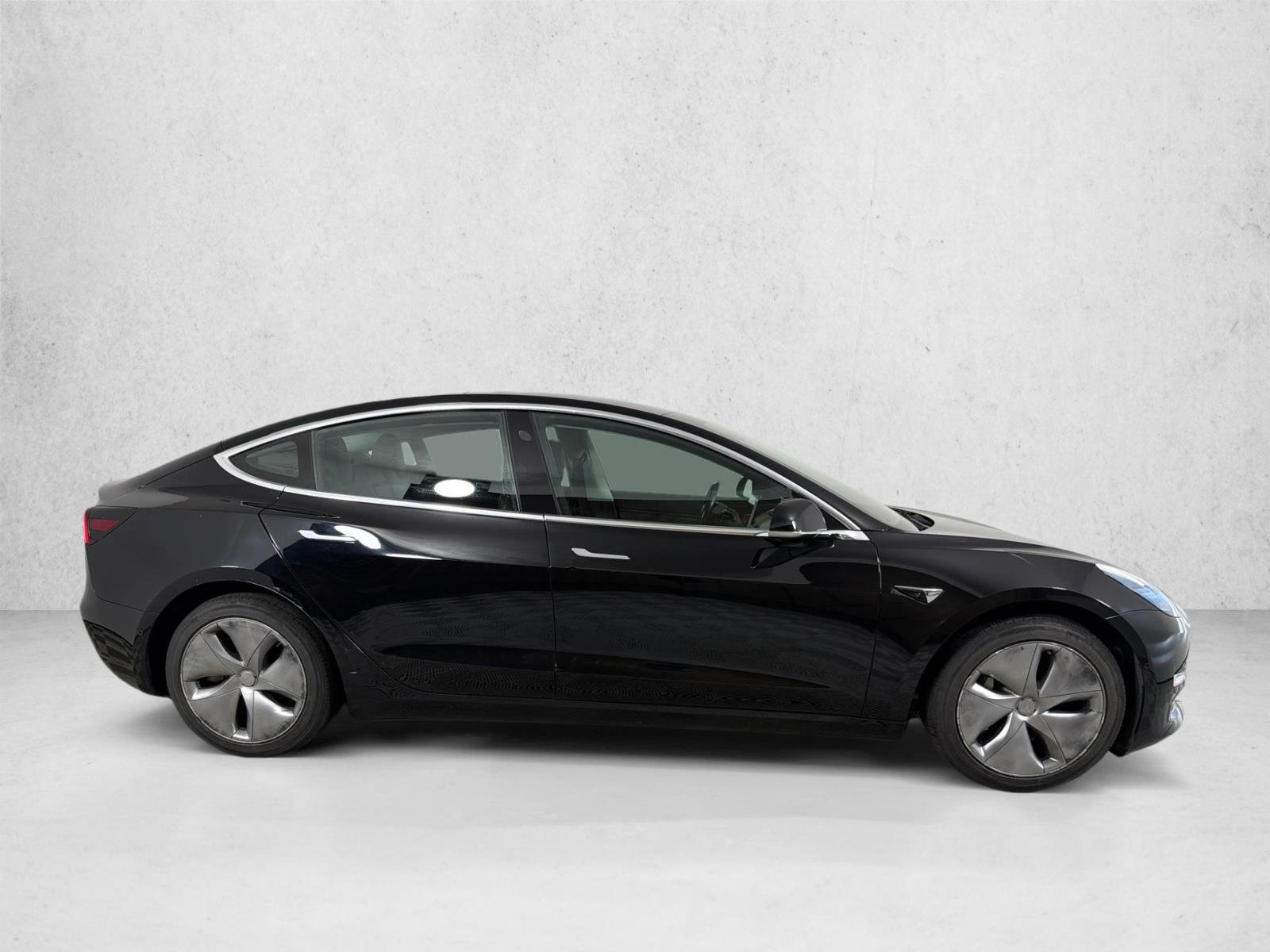 Used 2018 Black Tesla Long Range Battery image 4