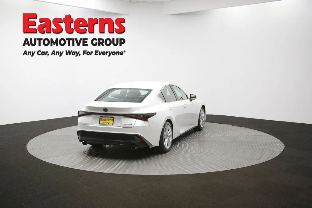Used 2021  Lexus 300 image 38