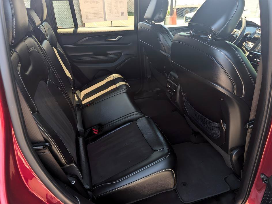 Used 2023 Velvet Red Pearlcoat Jeep Altitude image 13