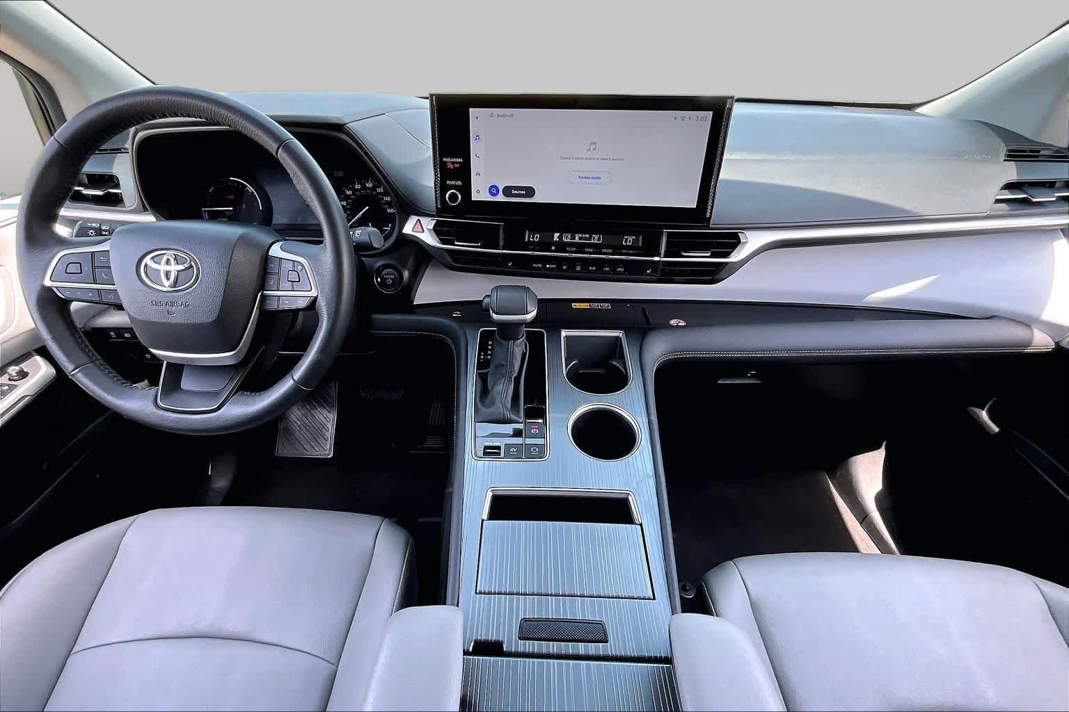 Used 2025 Wind Chill Pearl Toyota XLE image 15