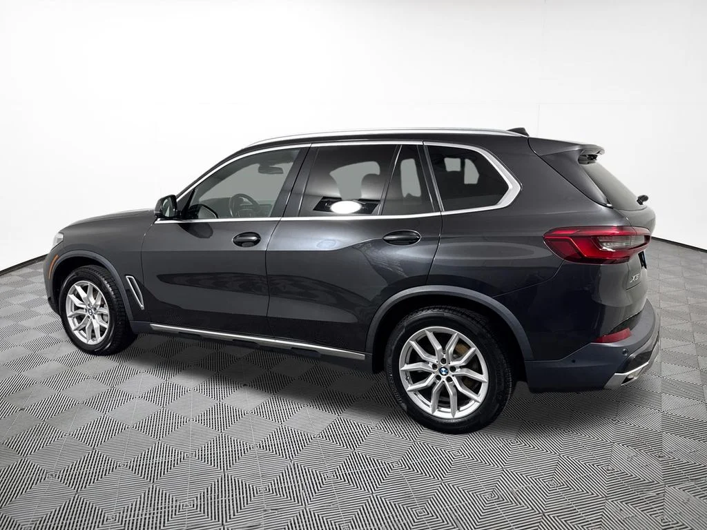 Used 2019 Gray BMW xDrive40i image 11