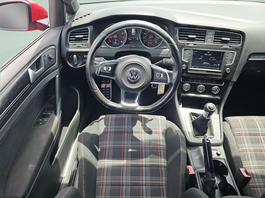 Used 2016 Tornado Red Volkswagen S image 4