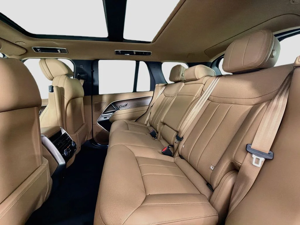 New 2026 Fuji White Land Rover SE image 26