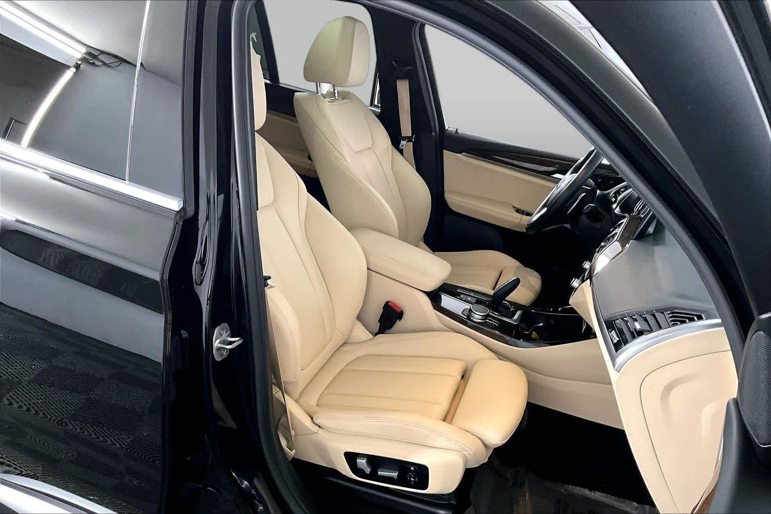 Used 2018 Jet Black BMW xDrive30i image 8