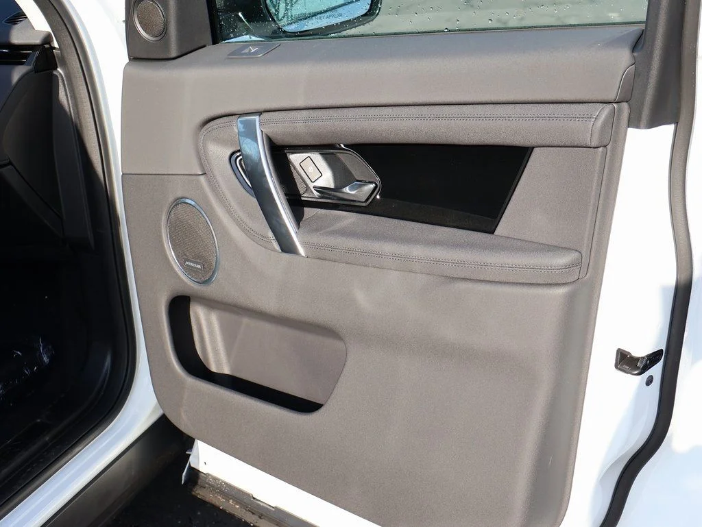 New 2025 Fuji White Land Rover S image 13