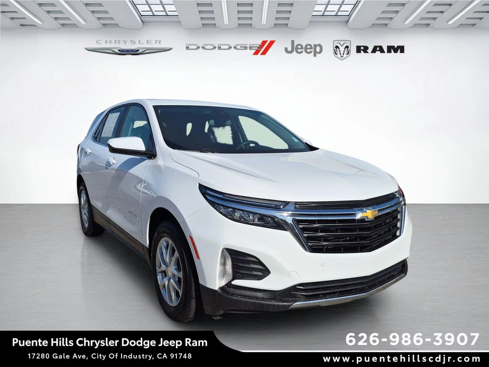 Used 2024 Summit White Chevrolet LT image 1