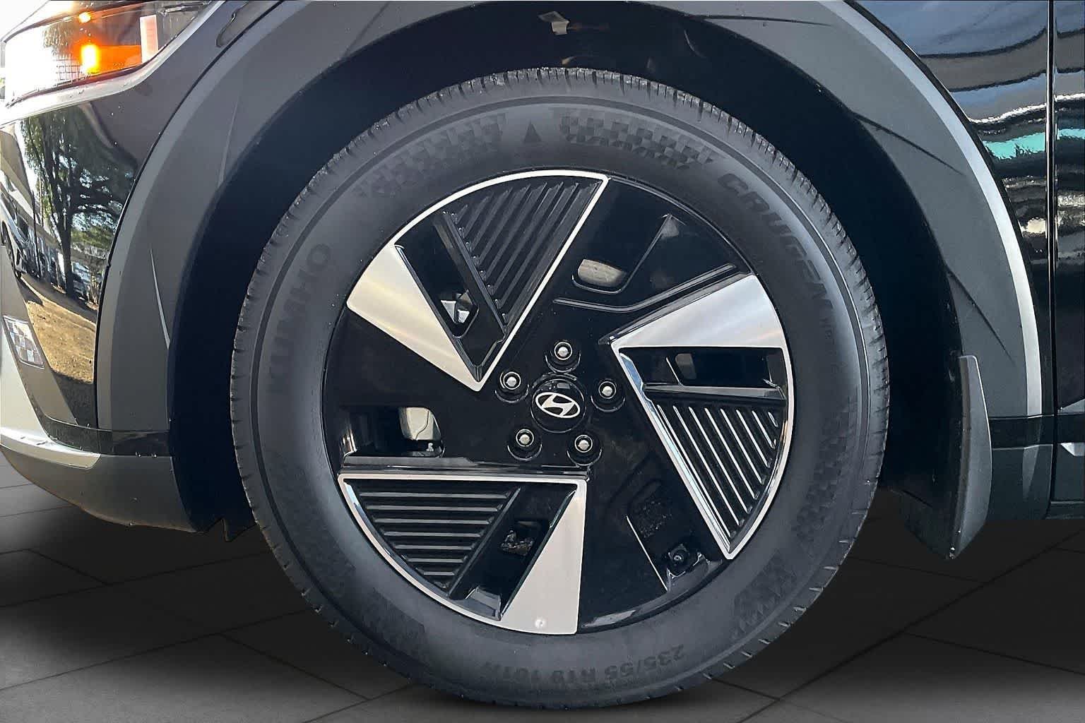 Certified Used 2026 Abyss Black Hyundai SEL image 10