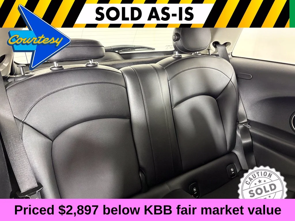 Used 2015 Red MINI Base image 32