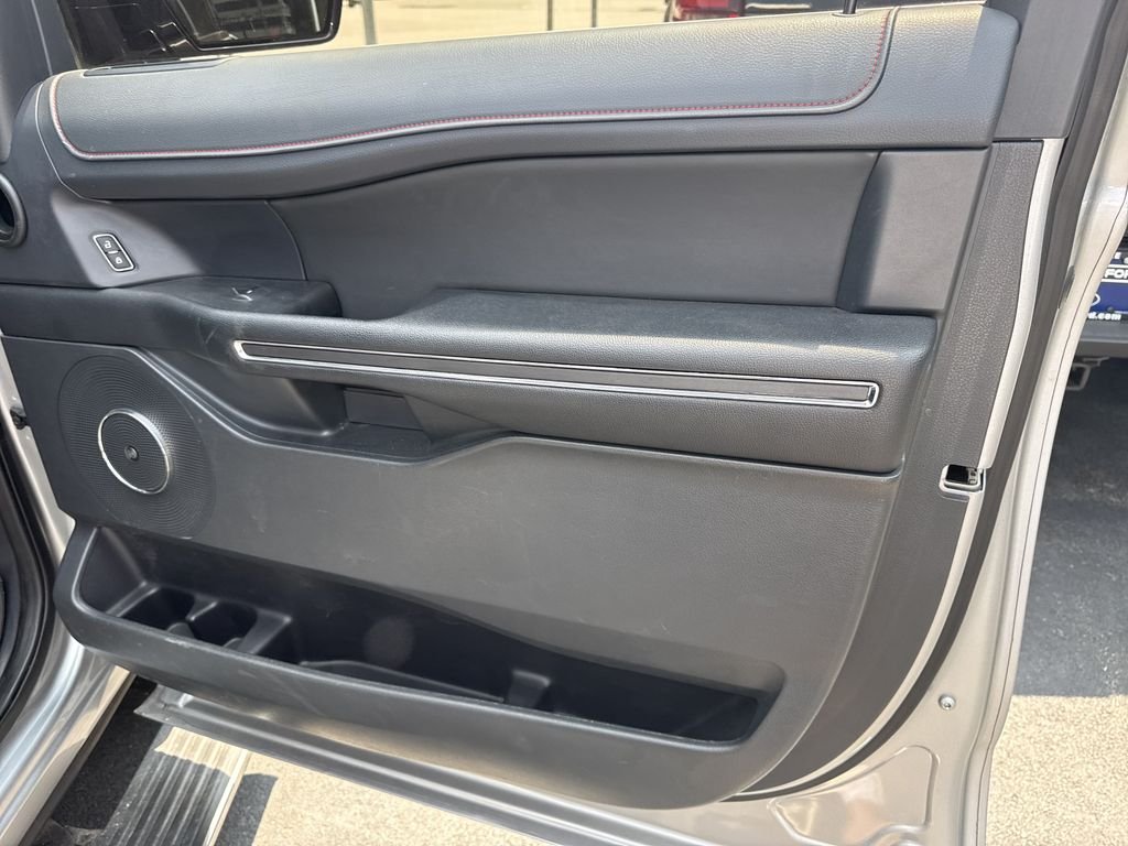 Used 2022 Silver Ford Limited image 29
