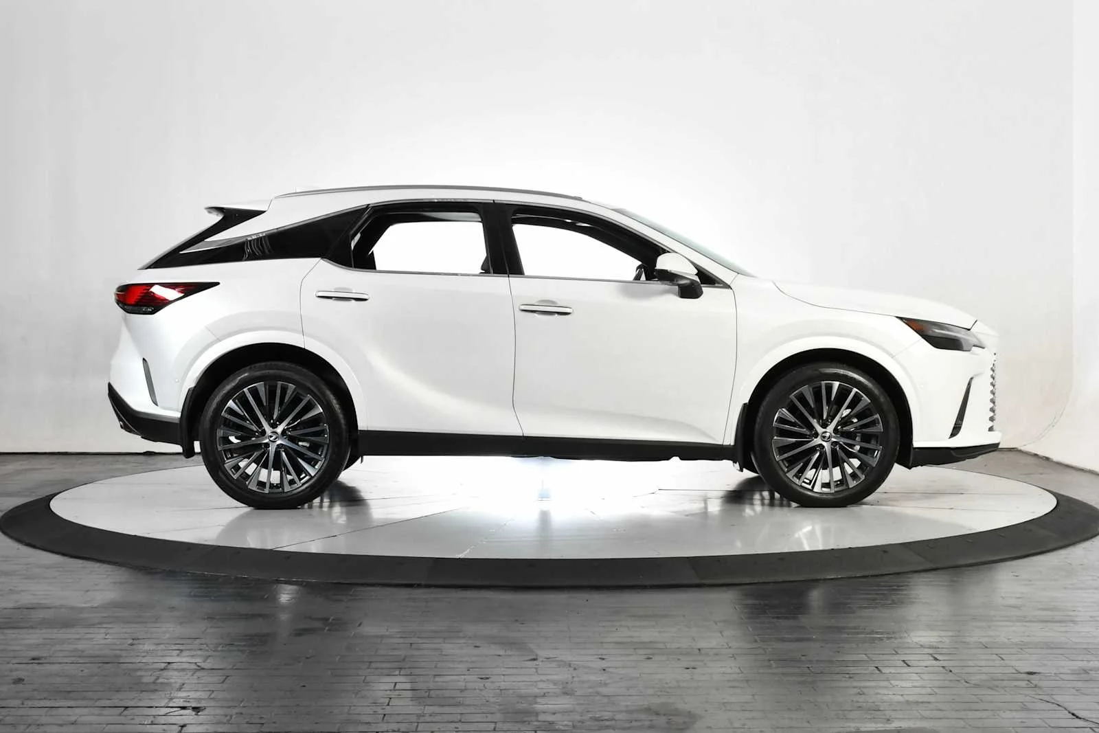 Used 2024 Eminent White Pearl Lexus Premium Plus image 8