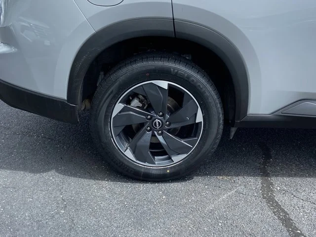 2025 Nissan Rogue SV - Photo 9
