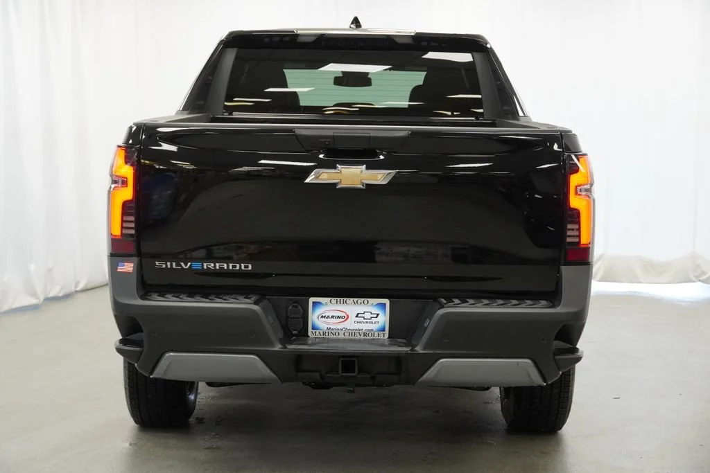 New 2026 Black Chevrolet LT - Extended Range image 32