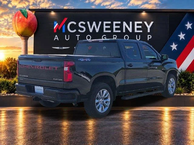 Used 2025 Black Chevrolet Custom image 5