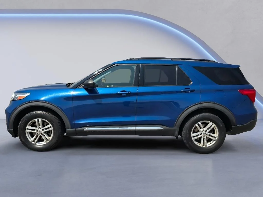 Used 2021 Atlas Blue Metallic Ford XLT image 2