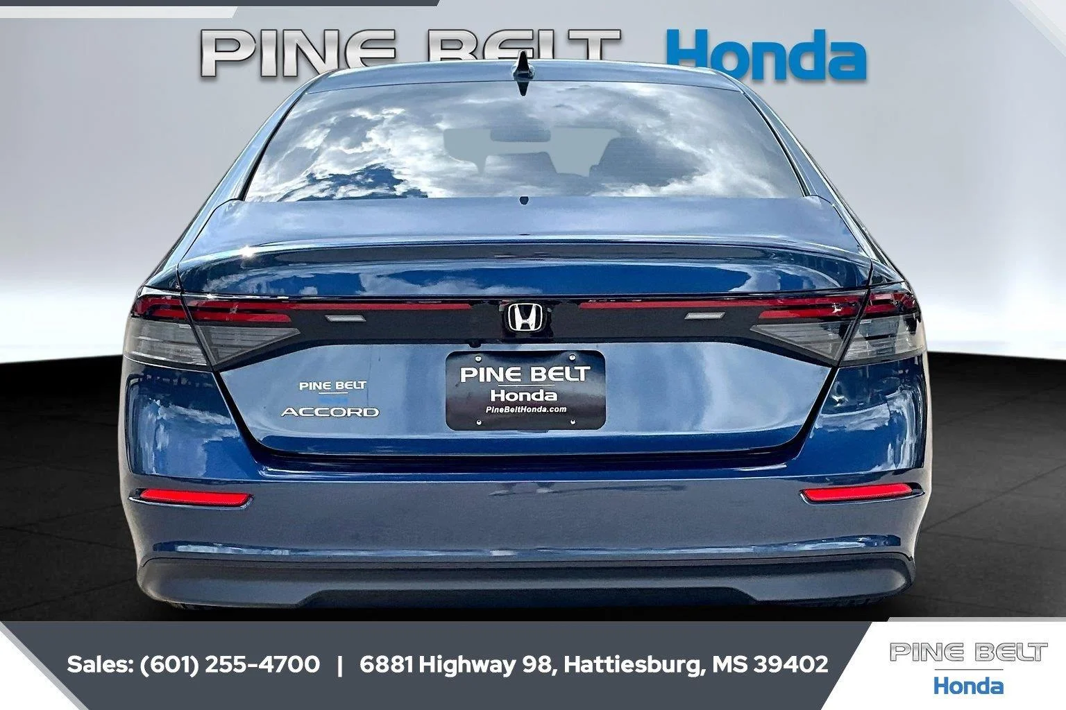 Used 2026 Canyon River Blue Metallic Honda SE image 4