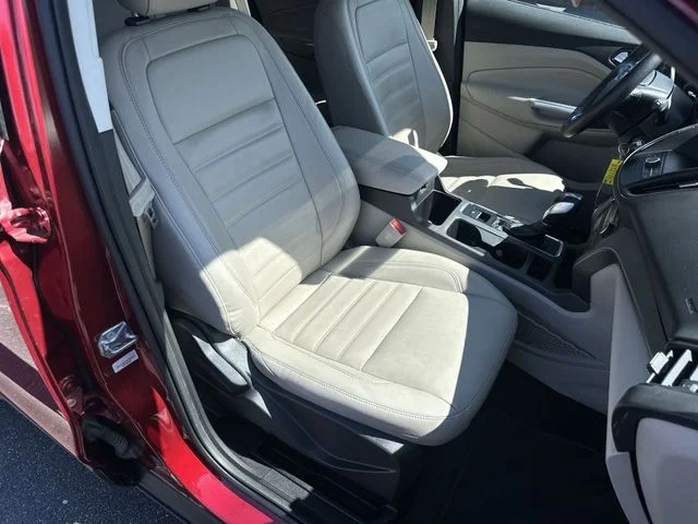 Used 2018 Red Ford SEL image 26