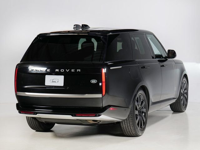 Used 2023 Santorini Black Metallic Land Rover SE image 2