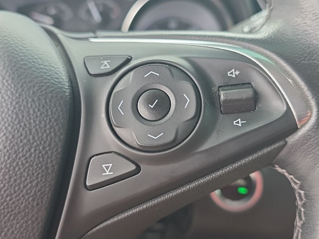 Used 2020 Red Buick Essence image 20