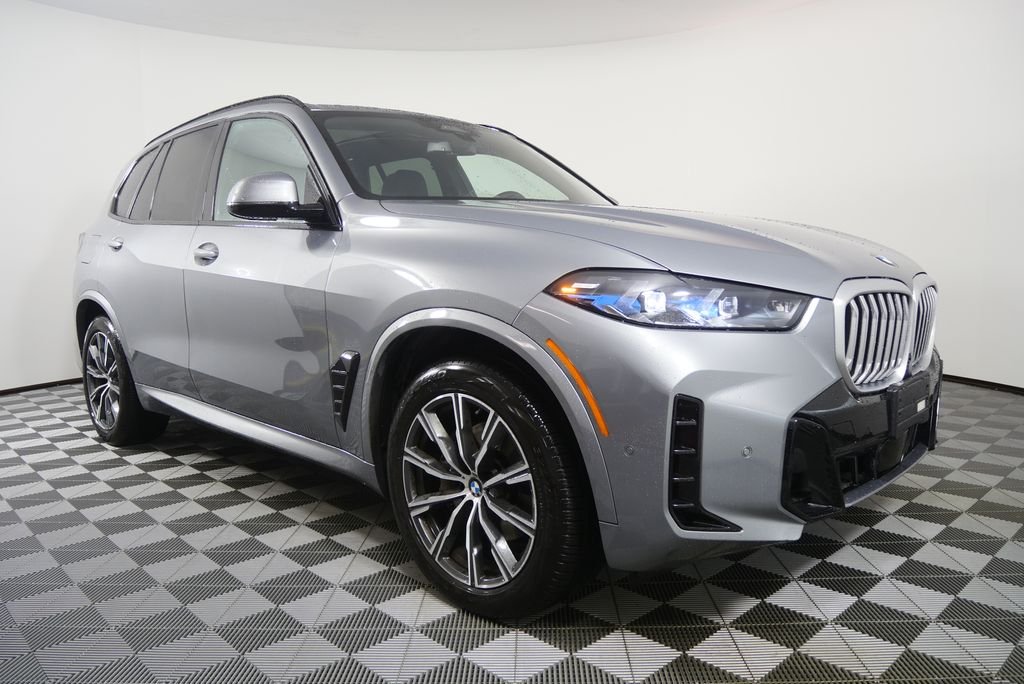 Certified Used 2026 Skyscraper Grey Metallic BMW sDrive40i image 7