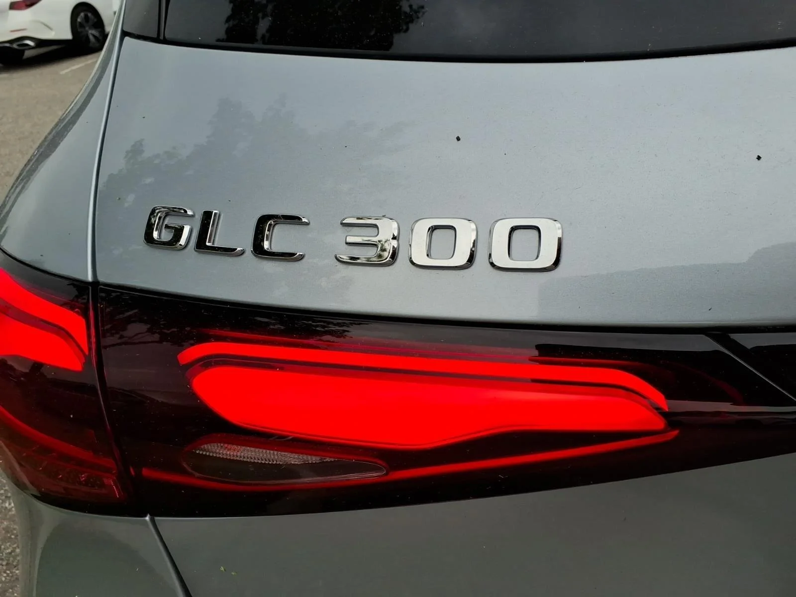 New 2026 SILVER Mercedes-Benz GLC 300 image 9