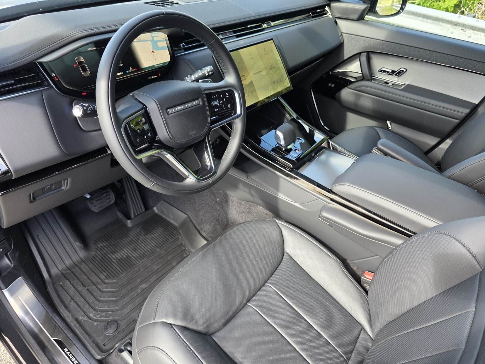 Used 2026 Carpathian Grey Premium Metallic Land Rover P360 SE image 10