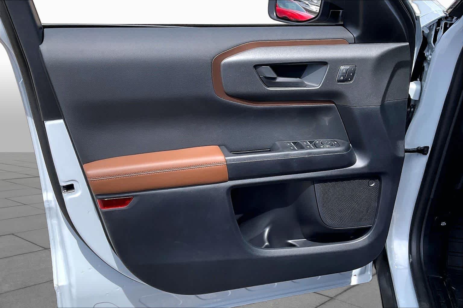 New 2026 Space White Metallic Ford Outer Banks® image 10