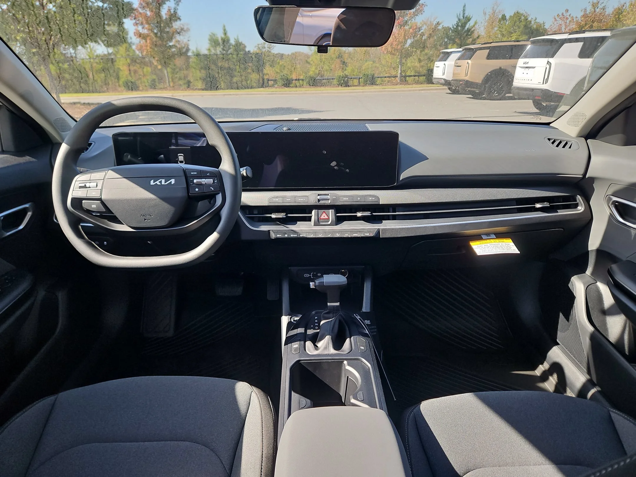 New 2026 Snow White Pearl Kia LXS image 9