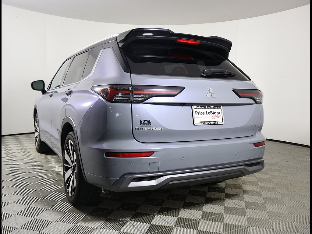 Used 2026 Alloy Silver Metallic Mitsubishi SEL image 4