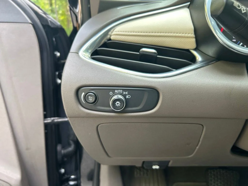 Used 2020 Black Chevrolet Premier image 24