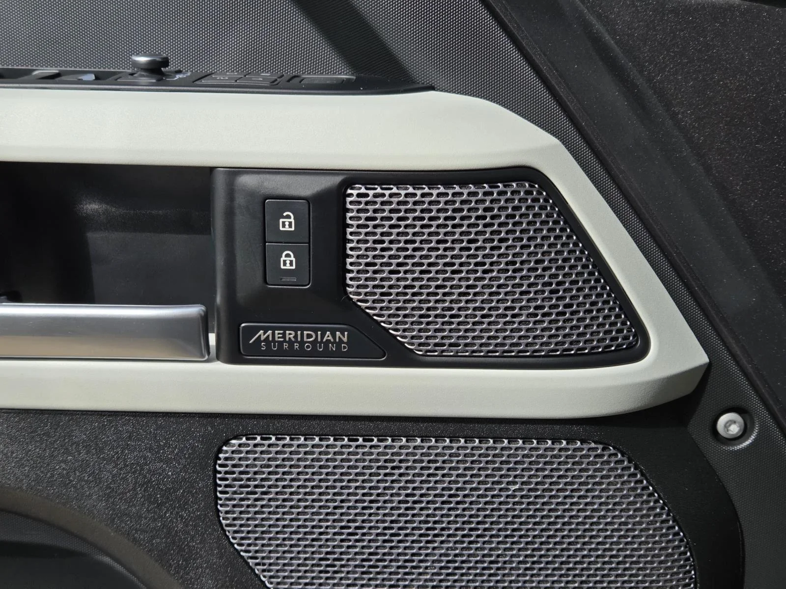 Used 2022 Carpathian Grey Premium Metallic Land Rover X-Dynamic image 31