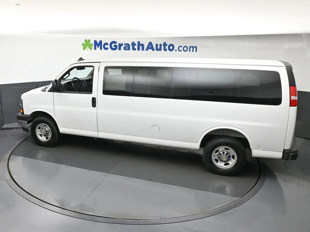 Used 2025 White Chevrolet LT image 25