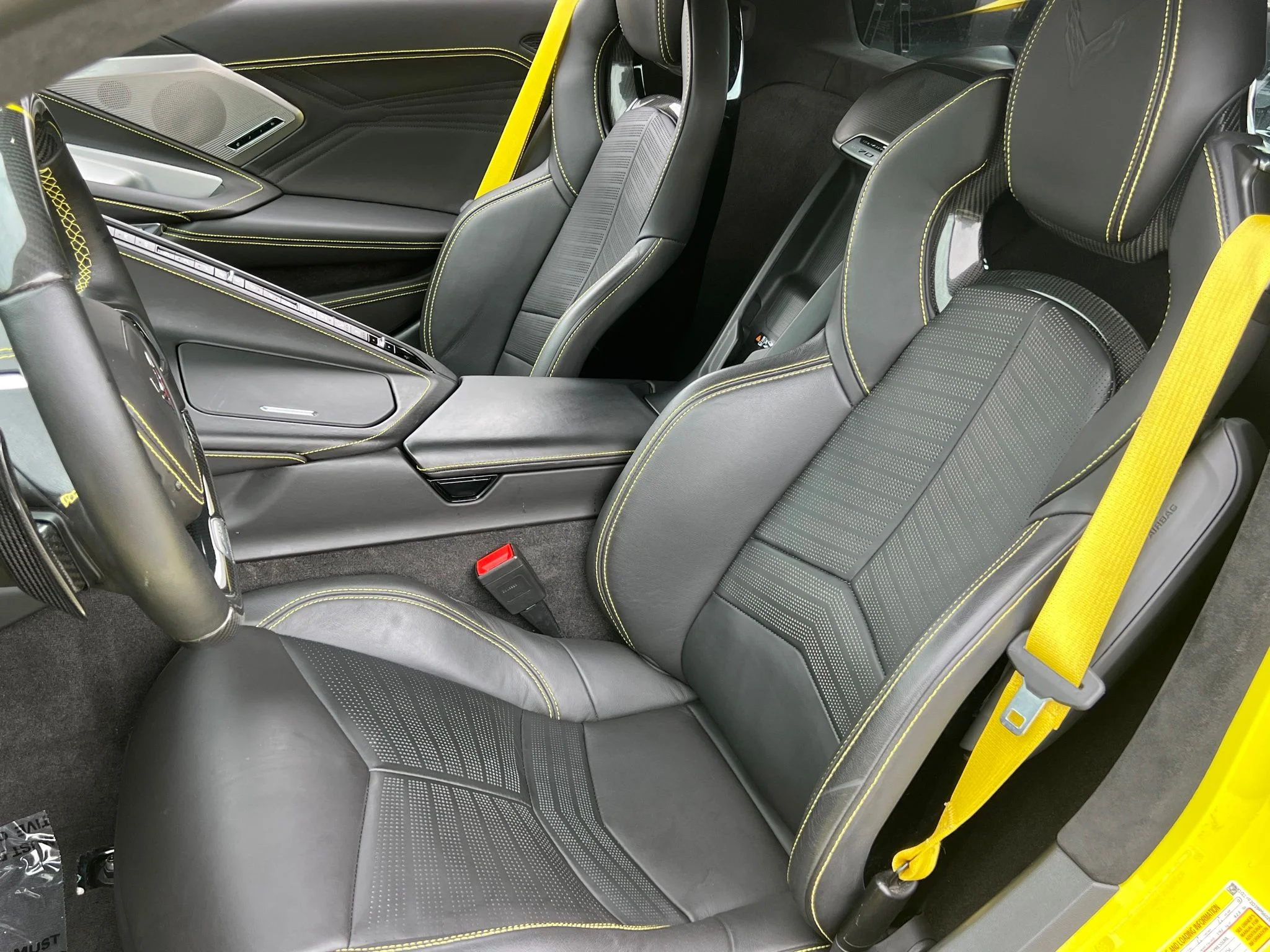 Used 2023 Yellow Chevrolet Z06 image 39